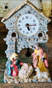 lot 389 image: Beautiful Vintage Nativity Clock