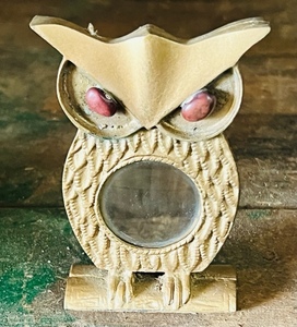 lot 405 image: Small Brass Owl Magnifying Glass