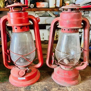 lot 407 image: Vintage The World Light MFY. LTD No. 707 Globe Branded Lantern & Unbranded
