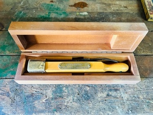lot 413 image: Vintage Jack Daniels Distillers Thermometer