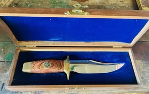lot 419 image: 1973 Smith & Wesson Texas Ranger 150 Year Commemorative Bowie Knife $$$ Rare- Look This One Up