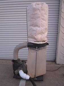 lot 3 image: CENTRAL MACHINERY 2 HP DUST COLLECTOR, WORKING