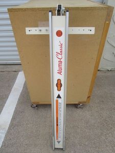 lot 7 image: SHOP FOX ALUMA-CLASSIC HEAVY DUTY ALUMINUM & STEEL FENCE