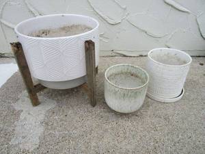 lot 122 image: OUTDOOR PLANTERS