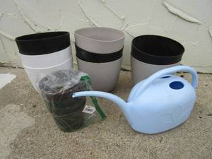 lot 125 image: OUTDOOR PLANTERS & WATERING CAN