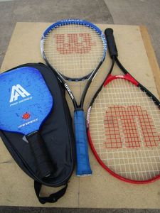 lot 141 image: (2) WILSON TENNIS RACKETS, BAINBRIDGE PRO SERIES PICKLEBALL PADDLE W CASE