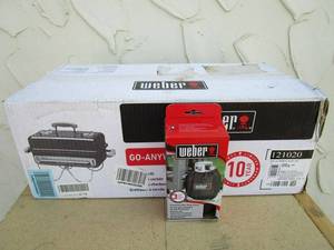 lot 45 image: WEBER GO ANYWHERE CHARCOAL GRILL & PROPANE COVER
