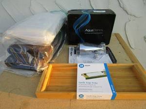 lot 204 image: IDESIGN BAMBOO TANK TOP TRAY, AQUA DANCE SHOWER HEAD, DIVERTER TUB SPOUT, MEMORY FOAM BATH MATS