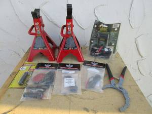 lot 231 image: BIG RED 3 TON JACK STANDS, BATTERY TENDER, TUBLESS TIRE REPAIR TOOL, OIL FILTER PLIERS, CUSTOM DYNAMICS SLIMLINE MAGICAL WIZARD LIGHT KIT