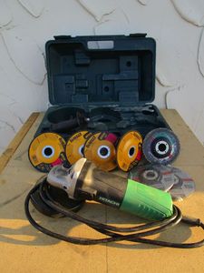 lot 232 image: WORKING HITACHI 4-12 DISC GRIINDER IN CASE W (2) NEW HITACHI GRINDING WHEELS & (4) NEW DEWALT TYPE 27 GRINDING WHEELS