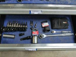 lot 219 image: RATCHET &  SOCKET WRENCHES, EXTENSIONS, 32MM OIL FILTER REMOVAL SOCKET, DURALAST, KOBALT SETS, BLACKHAWK