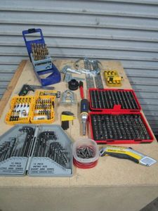 lot 233 image: GENEROUS DRILL BIT LOT, ALLEN WRENCHES, DEWALT BIT SET, STANLEY RAZOR, HARWARE