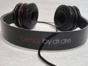 lot 251 image: BEATS HEADPHONES (CORDED)