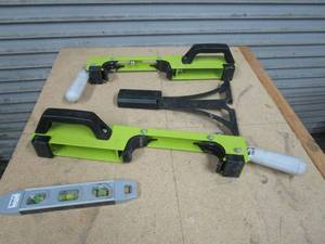 lot 258 image: RYOBI MITRE SAW MOUNTING BRACKETS, SAW GUIDE, JOHNSON MAGNETIC TORPEDO LEVEL