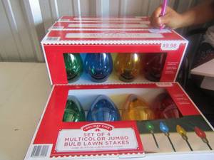 lot 36 image: SET OF  4 multicolor jumbo bulb lawn stakes  NIB   QTY 4