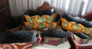 lot 70 image: Lot of fall and christmas metal baskets all different sizes