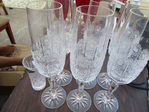 lot 10 image: 6 Champagne Flutes & 2 Shannon Lead crystal shot glasses