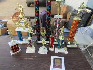lot 119 image: Baseball, karate, basketball trophys
