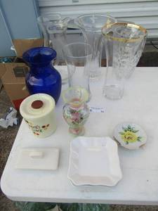lot 24 image: VASES  & DECOR