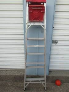 lot 121 image: WERNER  6FT Ladder 200 lb capacity