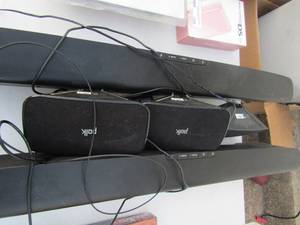 lot 129 image: 2 Polk surround sound bars  3 small Polk speakers