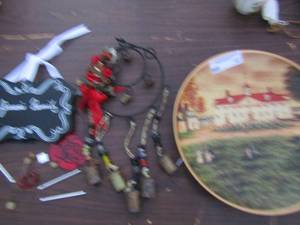 lot 12 image: George Washington Mount Vernon 1792 plate & WIND CHIMES