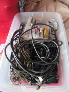 lot 159 image: Small tote full of computer wireschargers