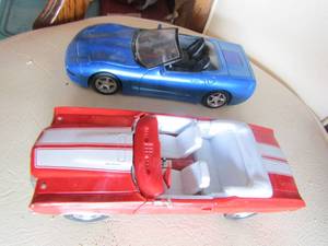 lot 162 image: Welley Chevrolet Chevelle SS 454 model car,  toy max Corvette
