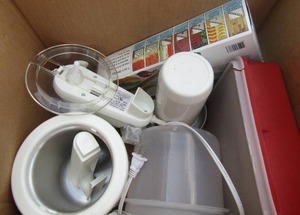 lot 191 image: KITCHEN LOT INCL. 7 in 1 Grater, TUPPERWARE AND MORE