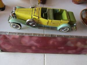 lot 192 image: 1930 Duesenburg Tourist Car model,  Stainglass  Kaleidoscope