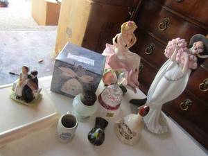lot 193 image: Llardo 2004 white bell,  Porecilain  Women, various bells, Norman Rockwell manwomen