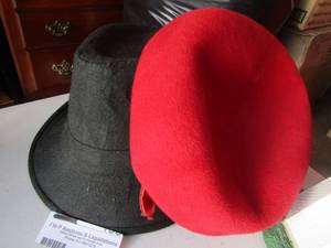 lot 196 image: Deluxe Vetour Merrimac Womens Hat, RED  & Black ,mens hat