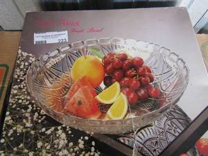 lot 223 image: Sweetheart Fruit Bowl  in box