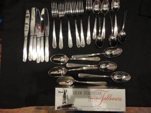 lot 253 image: SILCO STAINLESS TABLEWARE - 24 PCS - 6 DINNER FORKS, 6 TABLE SPOONS, 6 TEASPOONS, 6 KNIVES  IN BOX