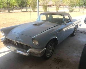 lot 1 image: 1957 Thunderbird - 312 engine with super charger (not installed)