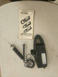 lot 15 image: General Electric AC Volt - hook on meters