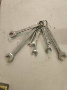lot 18 image: Selection of Matco wrenches