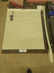 lot 35 image: Boston 2618 paper cutter