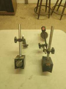 lot 69 image: Selection of 2 magnetic base stands