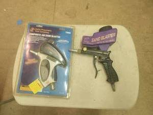 lot 73 image: Selection of 2 gravity feed blasters