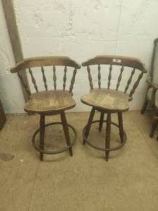 lot 88 image: Pair of vintage stools