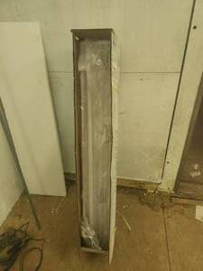lot 94 image: Box of 4ft led T hybrid tubes
