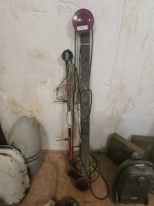 lot 102 image: Pair of portable trailer lights