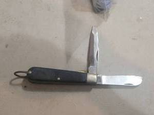 lot 115 image: Camillus pocketknife TL29
