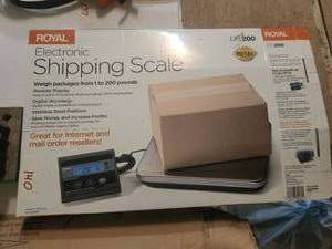 lot 140 image: Royal electronic shipping scale