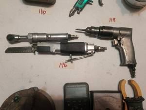 lot 146 image: Selection of air tools