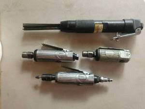 lot 154 image: Selection of air tools