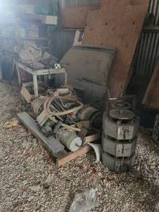 lot 222 image: Pallet lot and more - has some high dollar aircraft starter generators