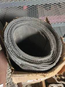 lot 271 image: Box of rolled wire mesh