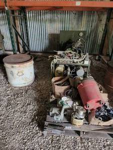 lot 277 image: Mixed pallet lots of items - also high dollar GT 127 - 85 engine